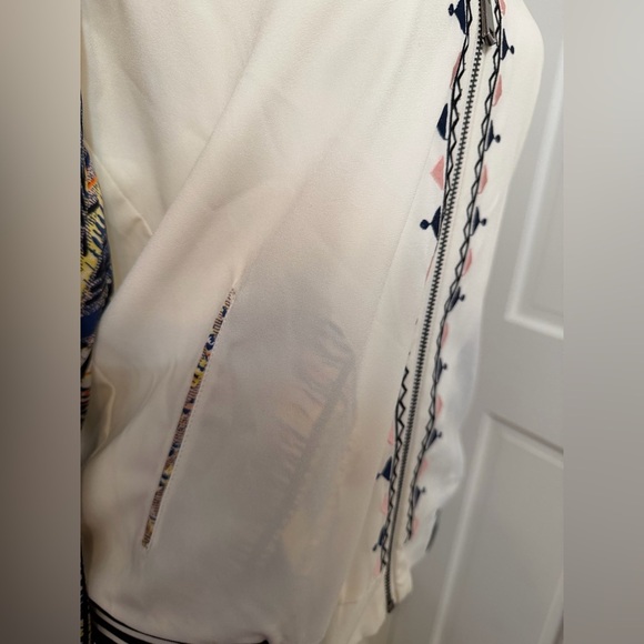 BKE Size M Women's Cream and Multicolor Bomber Jacket - Picture 8 of 15